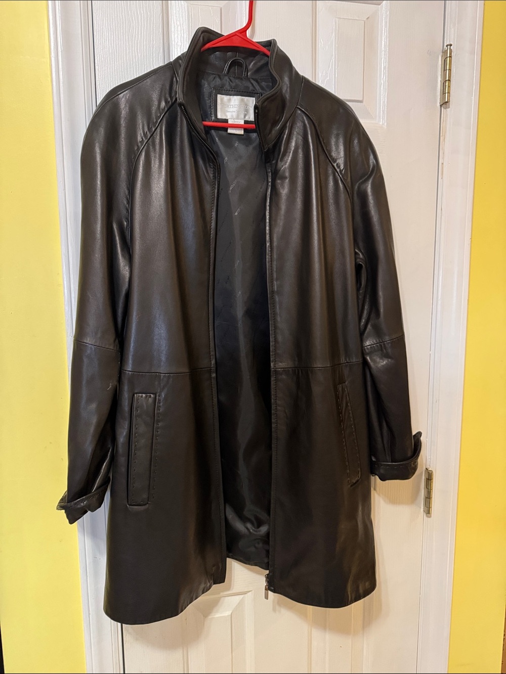 Beautiful full zippered WORTHINGTON LAMBSKIN LEATHER JACKET